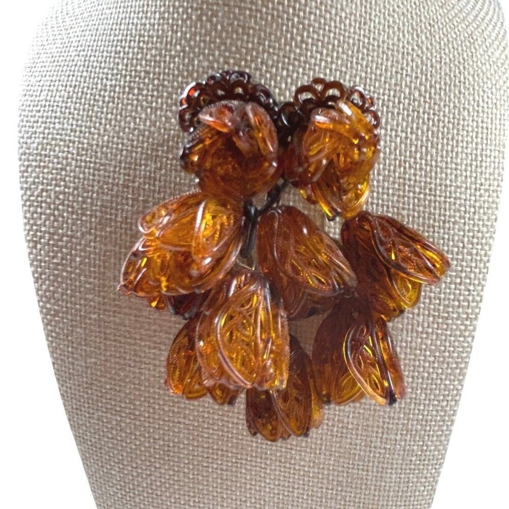 Rare‎ Vintage 1930s/40s Oversized Amber Lucite Flower Dangle Brooch Unique